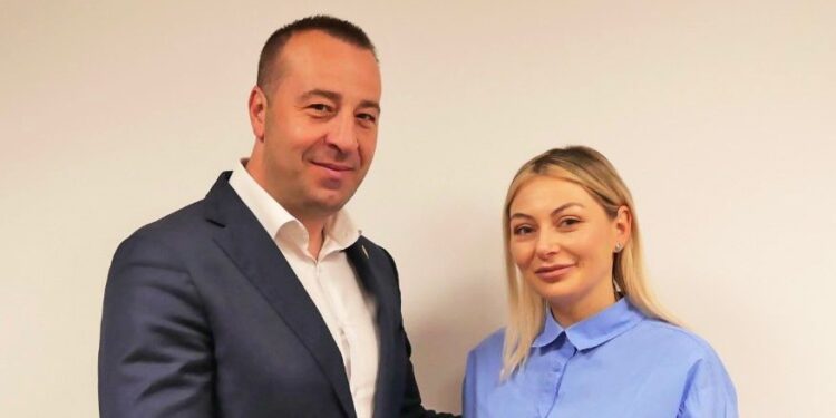 Asistenta medicală Alexandra Șulea: Am ales echipa viitorului primar Lucian Harșovschi, chiar cred că el va fi primar, deoarece este omul potrivit pentru suceveni, a demonstrat că îi ascultă și că încearcă din răsputeri să le și rezolve cerințele și/sau problemele