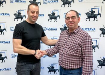 Antrenorul de lupte greco-romane Valerică Gherasim, alături de Lucian Harșovschi: Este tînăr, este ambițios, este omul care îți ascultă problemele și își oferă sprijinul necondiționat