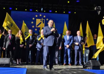 Lansarea candidaților liberali suceveni la alegerile din 9 iunie, într-un centru al Sucevei plin de membri și simpatizanți PNL, în prezența lui Nicolae Ciucă. Gheorghe Flutur: Suceava are cele mai multe primării și PNL va avea cele mai multe primării (Foto)