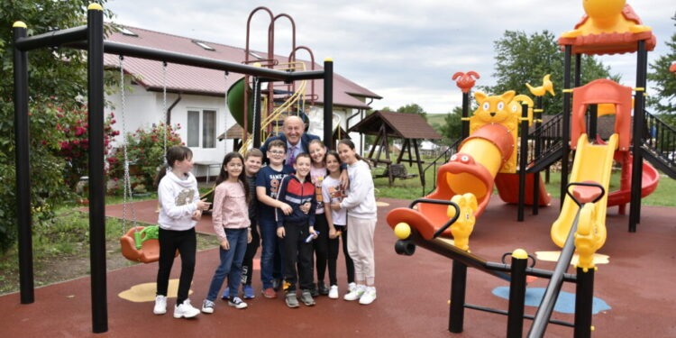 Noi locuri de joacă, la Șcheia