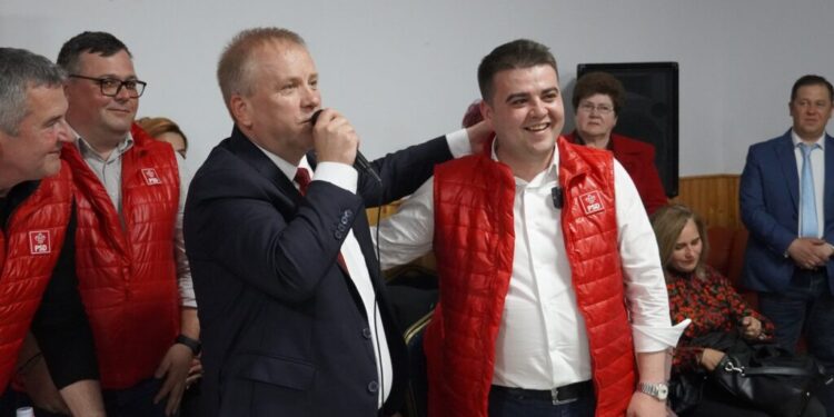 Candidatul PSD pentru președinția Consiliului Județean Suceava, Gheorghe Șoldan, la Păltinoasa, la un eveniment la care au participat 800 de oameni: Păltinoasa este un exemplu de administrație publică performantă, iar Eduard Wendling un primar devotat comunității sale