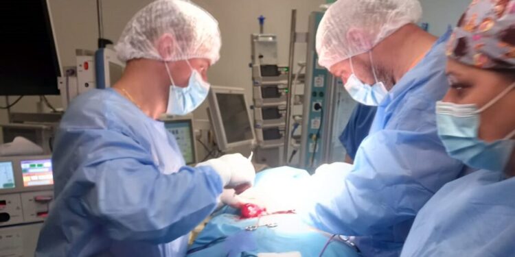 Premieră la Spitalul Clinic Județean Suceava: Glandă tiroidă extrem de voluminoasă, operată cu succes. Pacienta a fost externată la 5 zile după operație