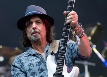 Philip Anthony Campbell, fost chitarist la Motörhead, vine la Cetatea de Rock a Sucevei