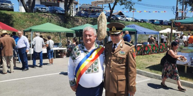 Diplome pentru cetățeni de onoare și cupluri de aur, dar și meșteri populari,  recitaluri de muzică populară și un tîrg de produse tradiționale, la Cornu Luncii. Primarul Gheorghe Fron: Avem turta cu julfă, care este tortul moștenit de la daci (Foto)