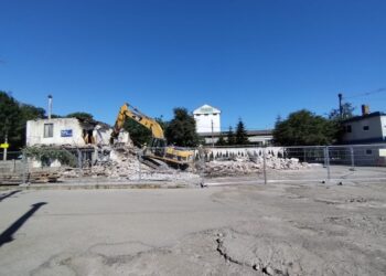 Pe strada Traian Vuia se face loc autobazei pentru transportul electric metropolitan. General Construct și Conbucovina trebuie să construiască autobaza în 15 luni