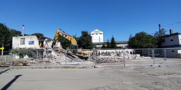 Pe strada Traian Vuia se face loc autobazei pentru transportul electric metropolitan. General Construct și Conbucovina trebuie să construiască autobaza în 15 luni