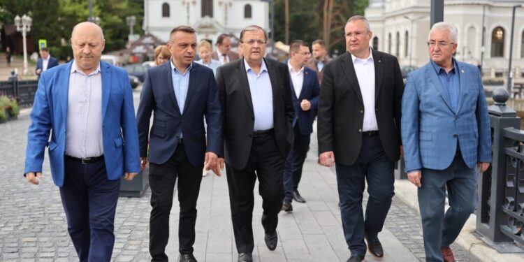 Nicolae Ciucă: Eu sînt convins că dincolo de ceea ce s-a petrecut în Vatra Dornei urmează proiecte mult mai importante și toate acestea sînt în sarcina domnului Marius Rîpan, a echipei domniei sale