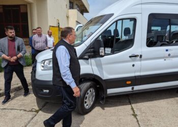 Autobuze electrice cu autonomie de 200 de kilometri, pentru transportul elevilor din 26 de localități sucevene