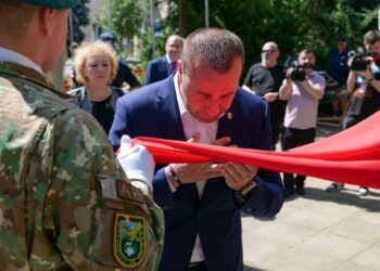 Lucian Harșovschi, de Ziua Drapelului: Drapelul ne aduce de multe ori împreună, ne însoțește în momentele de glorie, dar și în cele de dificile