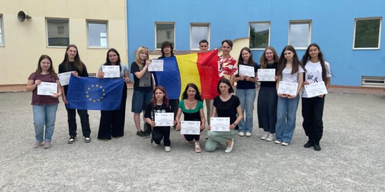 Elevi de la Colegiul ”Hurmuzachi” Rădăuți, în Grecia, unde și-au dezvoltat competențele de comunicare în limba engleză și au făcut comparație între învățămîntul de stat și cel privat