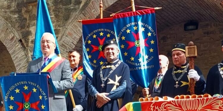 Primarul Lungu, la Cetatea de Scaun, la întîlnirea națională a Ordinului  European al Cavalerilor Vinului