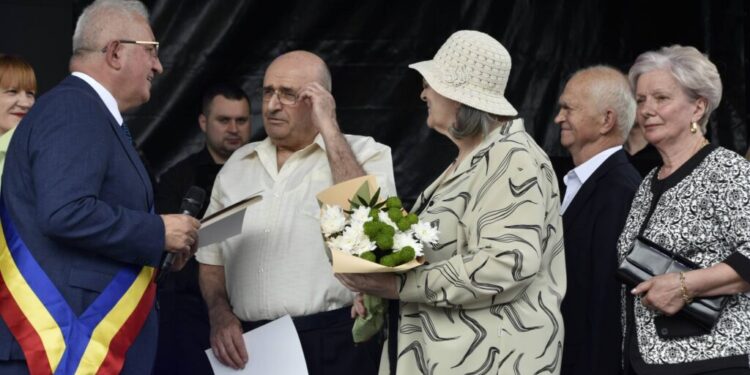 40 de ”cupluri” de aur, premiate de Zilele Sucevei, în centrul orașului