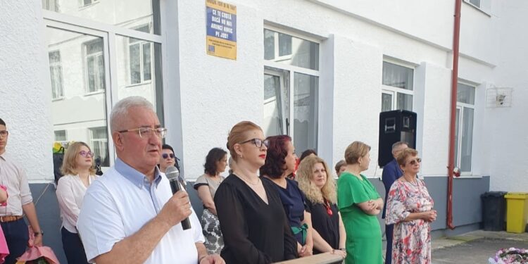 Primarul Ion Lungu, la festivitatea de premiere a elevilor de la Școala 4: Pentru sala de sport s-a emis autorizație de construire
