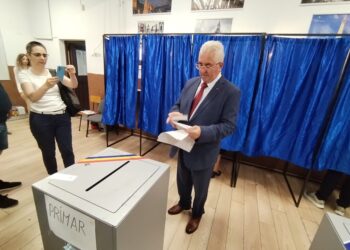 Ion și Luminița Lungu, împreună la urne. Primarul Sucevei: Am votat pentru un oraș frumos, modern și prietenos (Foto)