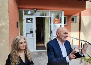 Vasile Rîmbu, la urne, la Grădinița ”ABC”, alături de soție (Foto)