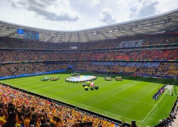 Ecran uriaș în centrul Sucevei, pentru vizionarea meciului de fotbal România – Belgia