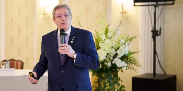 Zilele Medicale ale Sucevei. Dr Sorin Hîncu: Domnul profesor Streinu Cercel a venit și a făcut chiar un sacrificiu să ajungă la noi. Seara a venit cu avionul, dimineață a conferențiat, iar la prînz a plecat la București cu un microbuz