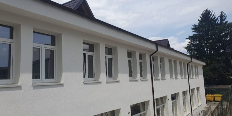 Pînă începe școala, lucrările la cantina și la internatul de la ”Petru Rareș” vor fi gata (Foto)