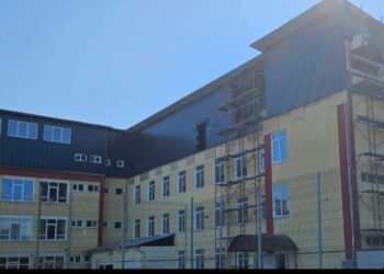 Lucrările de mansardare a Școlii 8 din Suceava vor fi terminate pînă pe 30 septembrie (Foto)