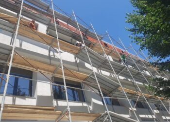 Cel mai probabil, pînă la debutul anului școlar vor fi gata lucrările de reabilitare termică de la școlile 3 și 9 din Suceava (Foto)