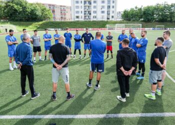 CSU Suceava a reluat pregătirile fără cei șapte tineri jucători care începînd cu 10 iulie vor participa, în Slovenia, la Campionatul European de Handbal rezervat sportivilor sub 20 de ani