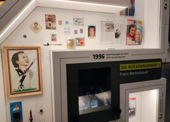 Directorul Muzeului Național al Bucovinei, Emil Ursu, impresionat de expoziția ”Istoria Campionatelor Mondiale de Fotbal” de la Vaduz: Aș fi putut să o aduc și la Suceava, dar n-am spațiu. Noi n-avem spații