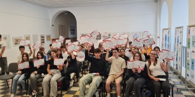 Matematică, dar și activități recreative cu tematică diversificată, pentru cinci zile, la Colegiul ”Eudoxiu Hurmuzachi” Rădăuți