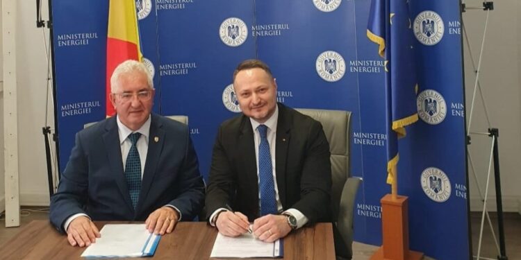 A fost semnat contractul pentru primul parc fotovoltaic al Sucevei. Valoarea proiectului care trebuie finalizat în 46 de luni este de 12 milioane de euro
