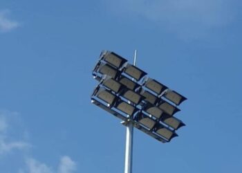 Se montează nocturna la baza sportivă de la ieșirea din Suceava spre Fălticeni, care fi gata pînă pe 31 august