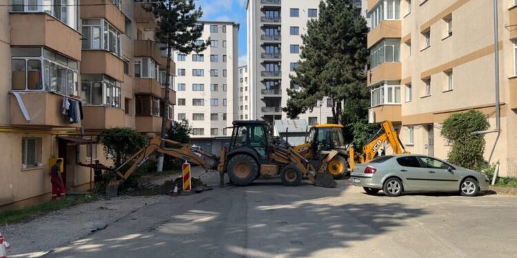 Se lucrează pe strada Păcii, din cartierul Burdujeni. Lucrările vor dura pînă la finele acestei veri