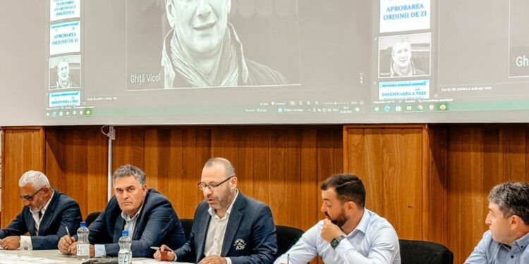 Noutățile în Liga a IV-a de fotbal sînt Cetatea 1932 Suceava și Zimbrul Siret. Noutățile din Liga a V-a sînt echipele din Prelipca, Todirești și Vatra Moldoviției