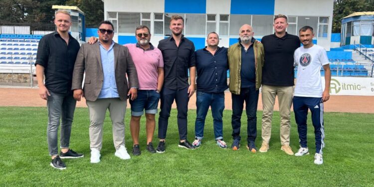 Proaspătul club de liga a IV-a Cetatea 1932 Suceava și-a făcut cunoscută întreaga structură de conducere. Din aceasta fac parte Dorin Goian și patronii de la Tarsin și Mihu Acoperișuri