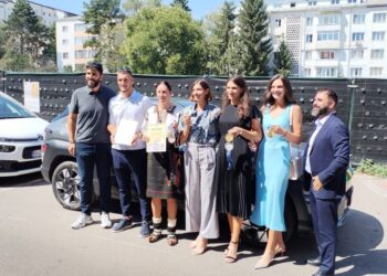 Canotorii suceveni medaliați la Jocurile Olimpice de la Paris au fost premiați de Gheorghe Flutur. S-au oferit titluri de cetățen de onoare al județului și cîte 20.000 de lei pentru medaliile de aur și cîte 10.000 de lei pentru cele de argint (Foto)