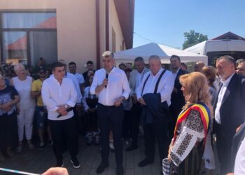 Premierul Ciolacu, în comuna suceveană Baia: Promit, de aici, de la Baia, că Moldova va avea autostradă, care va ajunge pînă aici, la Suceava (Foto)