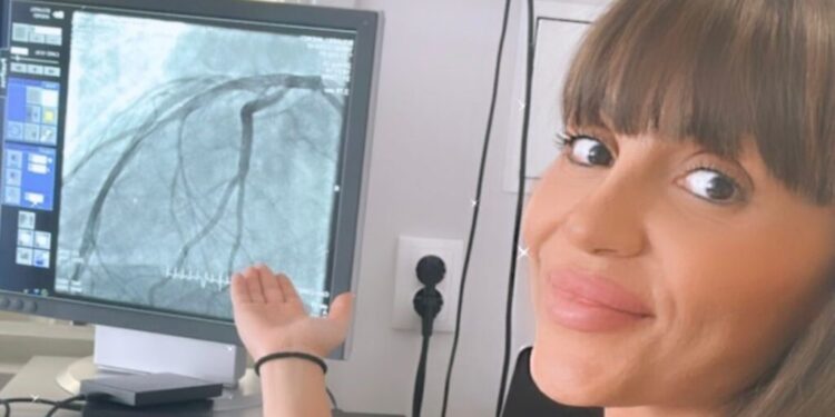 Un sucevean de 38 de ani, fumător, salvat de o echipă a Spitalului Clinic Județean, după un infarct miocardic. Procedura de montare a stentului a fost efectuată de tînăra doctoriță Al Namat Razan