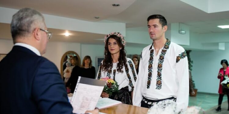 30.000 de lei, pentru soții Cozmiuc, pentru întreaga lor carieră sportivă, din partea Primăriei Suceava. Cei doi canotori s-au retras din activitate