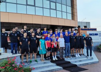 Premii în bani de la Primăria Sucevei, pentru două echipe de handbal masculin și pentru eleva care anul acesta a luat 10 la Bacalaureat (Foto)