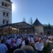 Mii de credincioși, majoritatea îmbrăcați în costume populare, la Mănăstirea Putna, de Sfînta Maria (Foto)