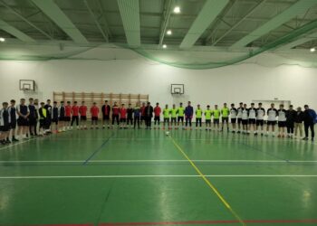 Două terenuri de sport și o sală de sport, pentru cei aproape 2.000 de elevi ai Liceului Tehnologic ”Ion Nistor” Vicovu de Sus. Directorul adjunct al școlii, Cristinel Ionel Puha: Cel mai important este că avem foarte mulți tineri talentați la diverse sporturi