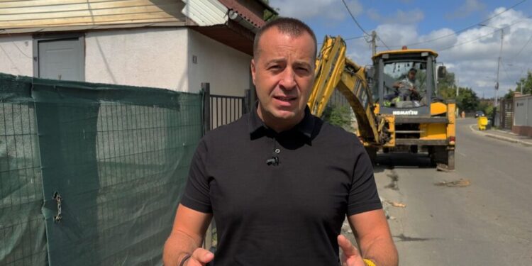 Pe Serpentine se toarnă covor asfaltic, se fac trotuare și se înlocuiesc capace de canalizare și guri de scurgere