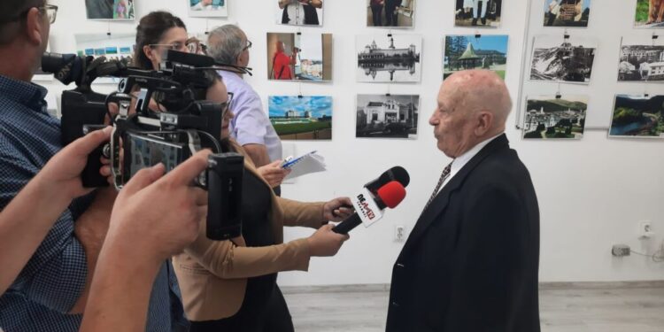 ”Viziune spre trecut”, expoziția fotografului Dimitrie Balint, pînă la sfîrșitul lunii la Galeria de Artă Zamca. Mihai Pînzaru-PIM: El a simțit nevoia să arate de unde a plecat Suceava. El este un cronicar al vremurilor
