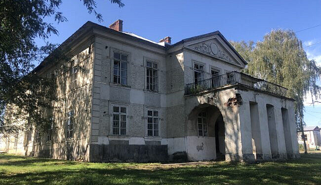 Ministra Culturii, Raluca Turcan, la Casa Vârnav Liteanu de la Liteni:  Restaurarea sa va reînscrie acest monument pe harta turistică și culturală a Moldovei