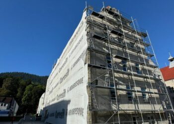 Zece clase de la Colegiul Național ”Dragoș Vodă” Cîmpulung Moldovenesc, renovate și modernizate. Primarul Mihăiță Negură: Se lucrează și la fațadă, iar în maxim o lună de zile va fi finalizată