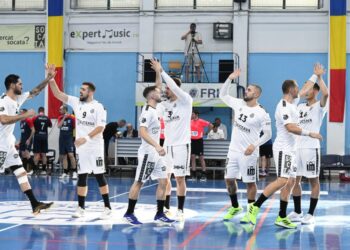 Sancționat cu disputarea următoarelor cinci meciuri de acasă fără spectatori, clubul de handbal masculin CSU Suceava cere ca în tribune să aibă acces copii cu vîrsta de sub 14 ani