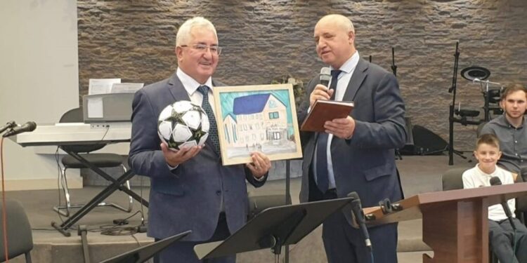 Primarul Sucevei, Ion Lungu, la 15 unități de învățămînt, în prima zi a noului an școlar