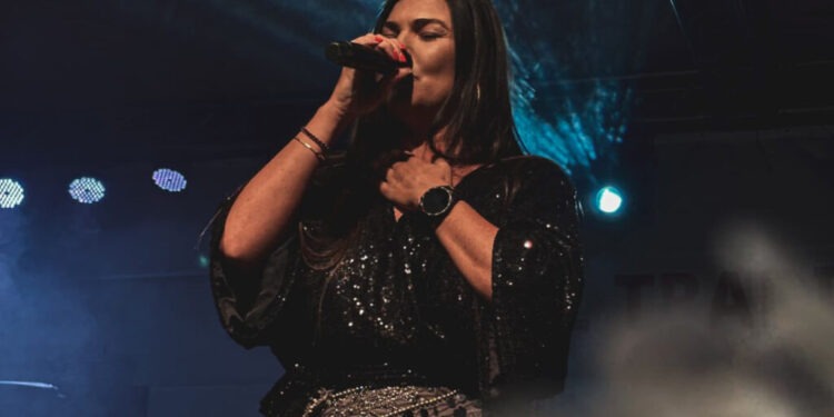 Paula Seling va urca pe scena ”Simfoniilor de Toamnă” de la Suceava: ”Întotdeauna cînd știu că vin într-un context unde se cîntă cu orchestră, cînd publicul este numeros și cînd știu că sînt tratată cu respect sînt prezentă”
