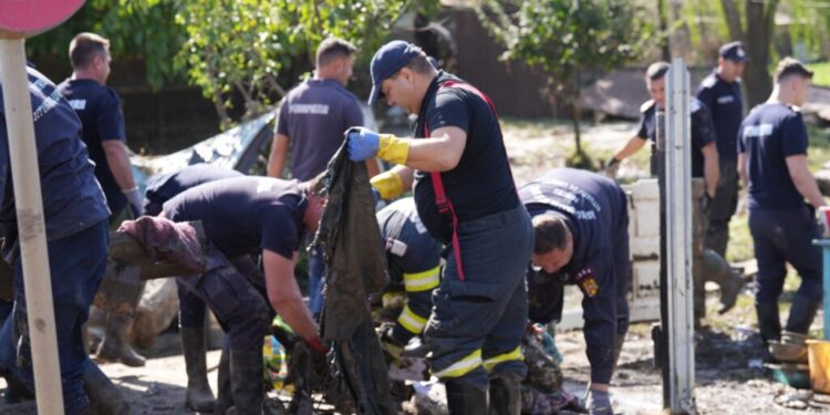 Alin Găleată, după două acțiuni la Galați: Ajutorul pompierilor, în afară de cel fizic a fost și unul psihic, unul care să le dea o speranță ca să pornească mai departe