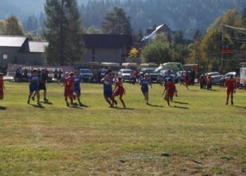 350 de copii din județele Suceava și Iași, la cea de-a III-a ediție a Turneului de rugby ”Sport și sănătate la poalele Rarăului”