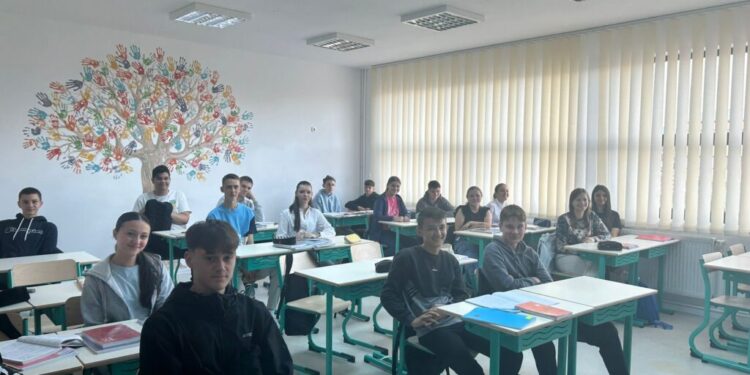 Liceul Tehnologic ”Ion Nistor” Vicovu de Sus. 12 săli de clasă aflate într-un proces de renovare se vor da în folosință luni, 30 septembrie. Din ianuarie 2025 se speră că se va învăța într-un singur schimb (Foto)