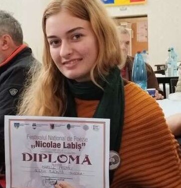 Alexia Plăcintă, absolventă a Colegiului Național ”Petru Rareș”, a primit marele premiu al Festivalului Național de Poezie ”Nicolae Labiș”